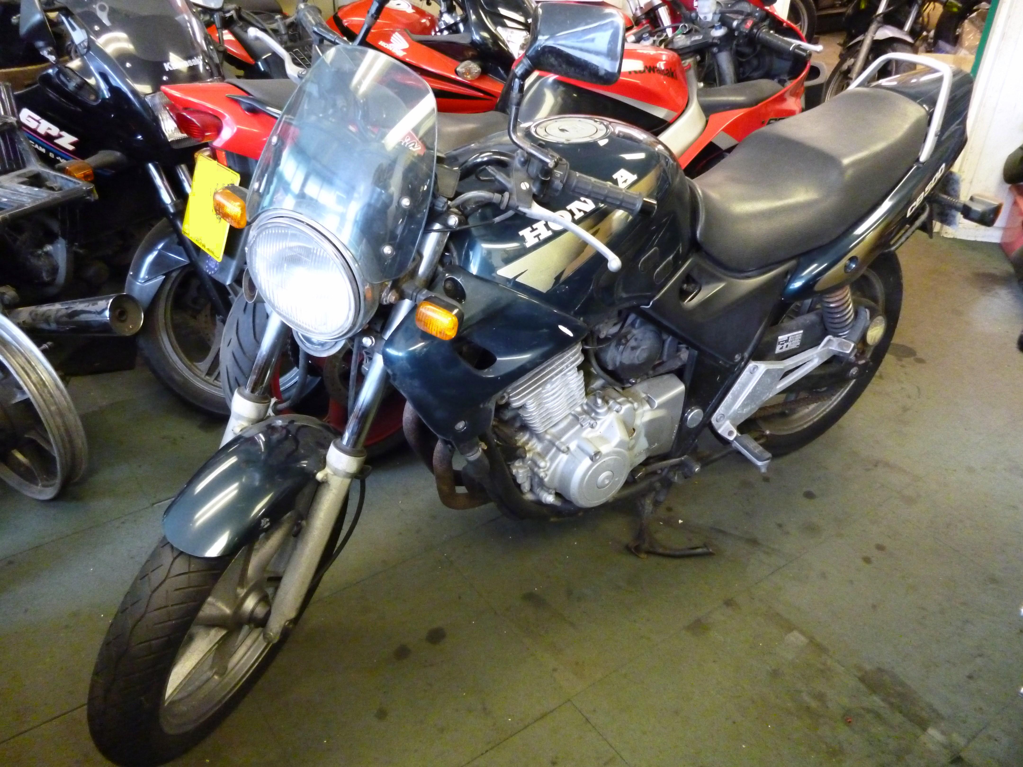 1996 CB500T breaking for spares