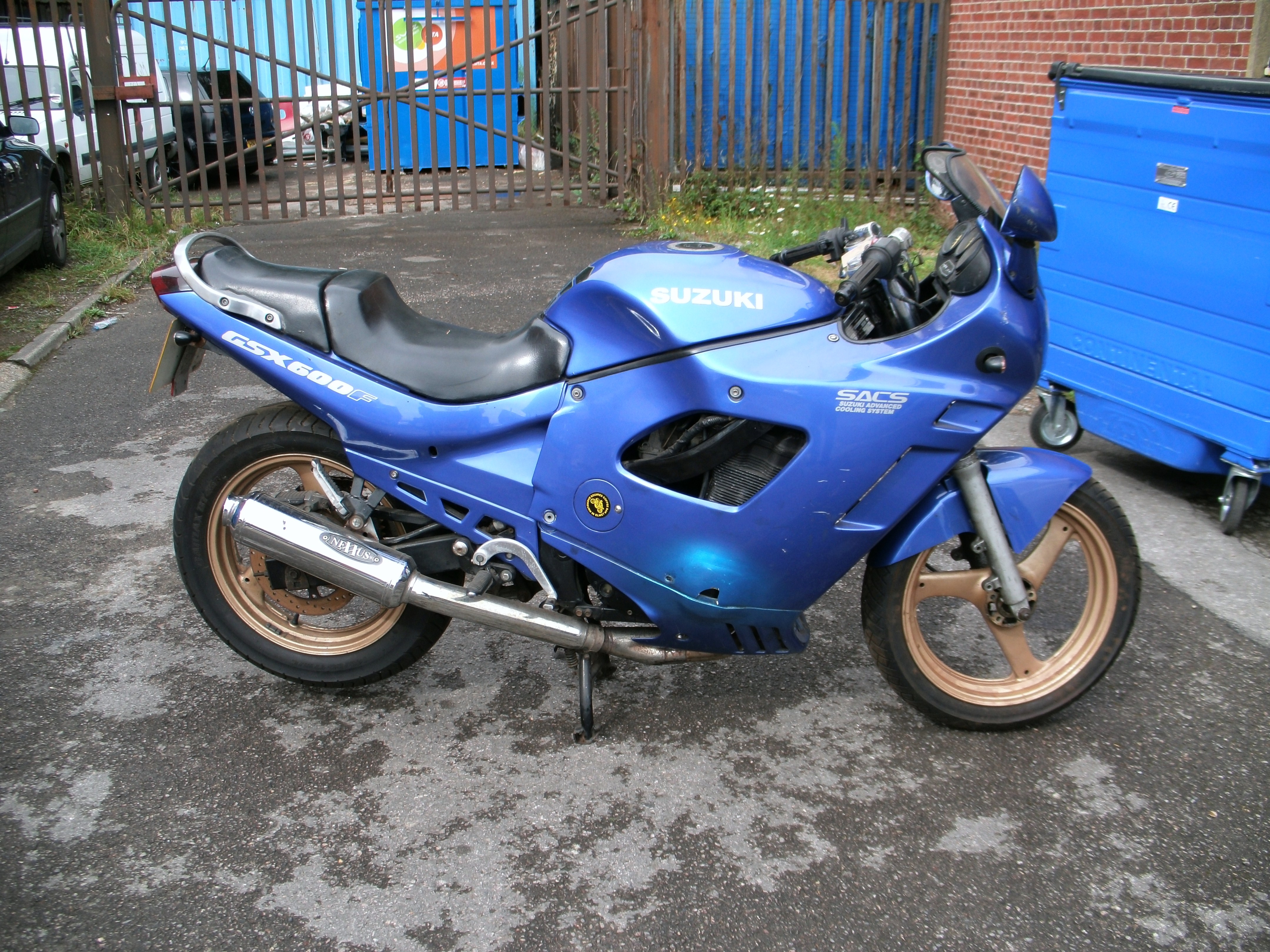 GSX600FL 1990 breaking