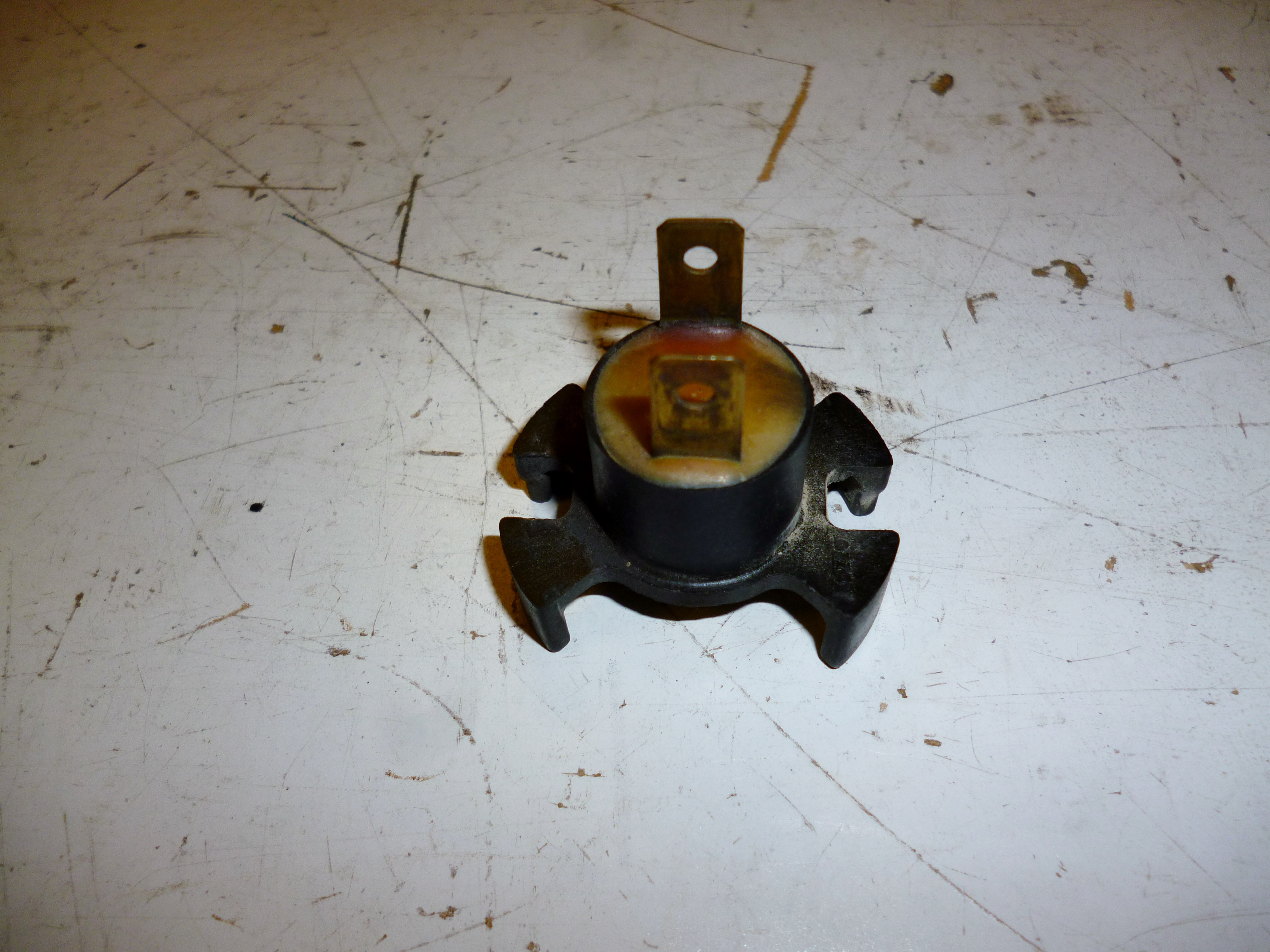 1999 Yamaha FZS600 Fazer (5DM) L/H Headlight Bulb Holder / Socket FZS 600 eBay